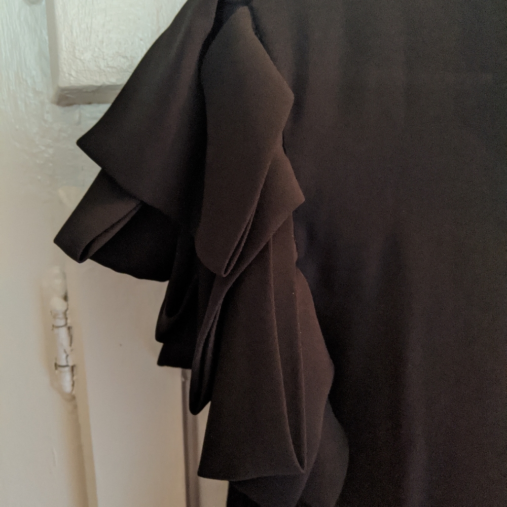 T Tahari Black Pleat Sleeve Top - Picture 6 of 7
